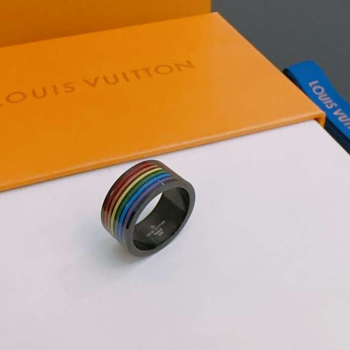 Picture of LV Ring _SKULVring08cly6312907